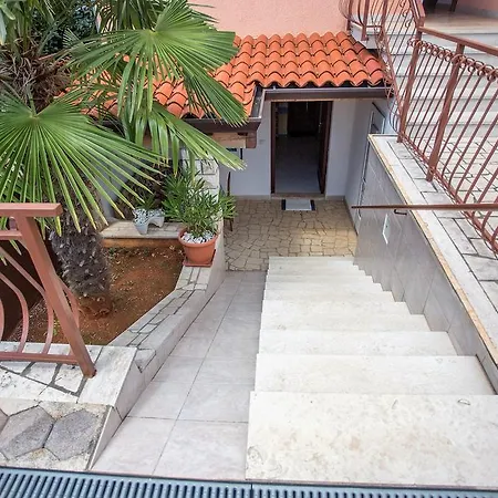 One-bedroom In Porec/istrien 9924 *